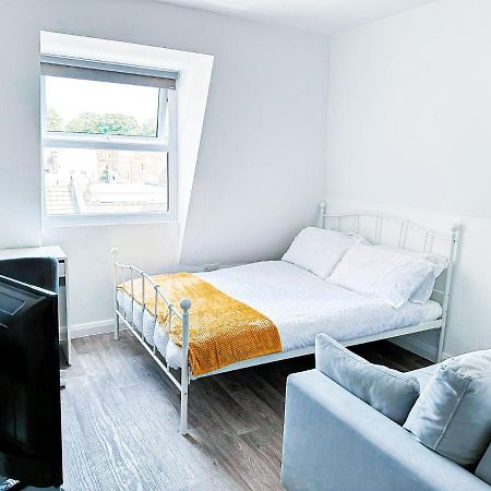 Lovely Studio Apartment Maidstone Extérieur photo